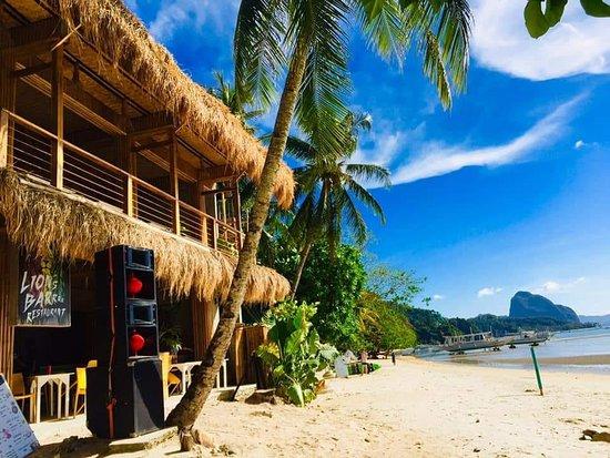 Lion's Bar & Restaurant